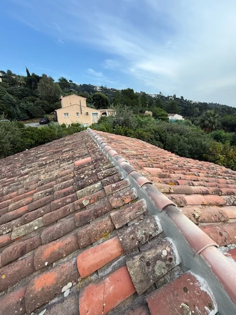 rénovation faîtage toiture les issambres